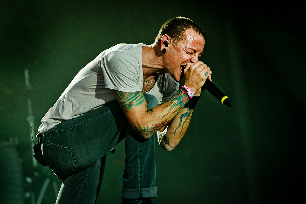 Members of KORN, AVENGED SEVENFOLD, ORGY, BLINK 182, A DAY TO REMEMBER,  BUSH And More Pay Tribute To Chester Bennington! [Video] – Metal Nexus